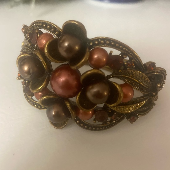 Vintage Brassy Bangle with Beads - Picture 4 of 7